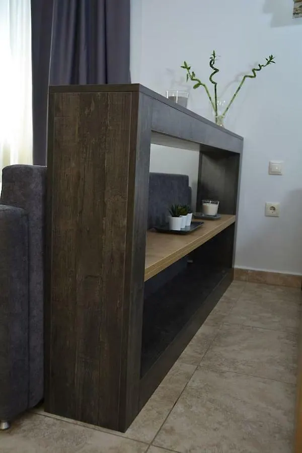 Quiet Urban Studio With Private Backyard Thessaloniki