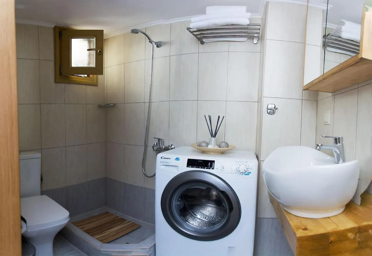 Apartment Quiet Urban Studio With Private Backyard Thessaloniki