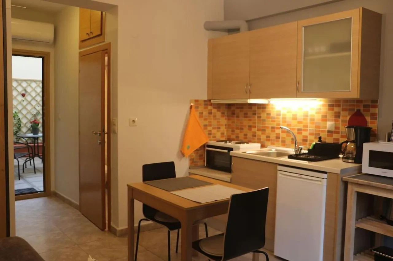 Quiet Urban Studio With Private Backyard Thessaloniki 0*,  Greece